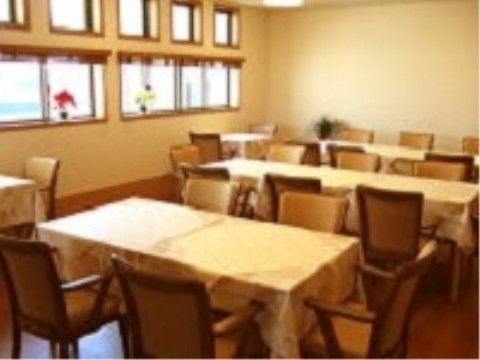 「ハーウィル栗橋」の食堂。レストランを彷彿とさせるお洒落な食堂。