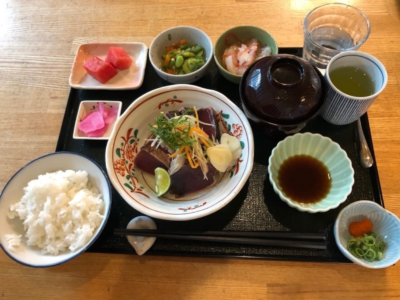 お祝いの会食の料理