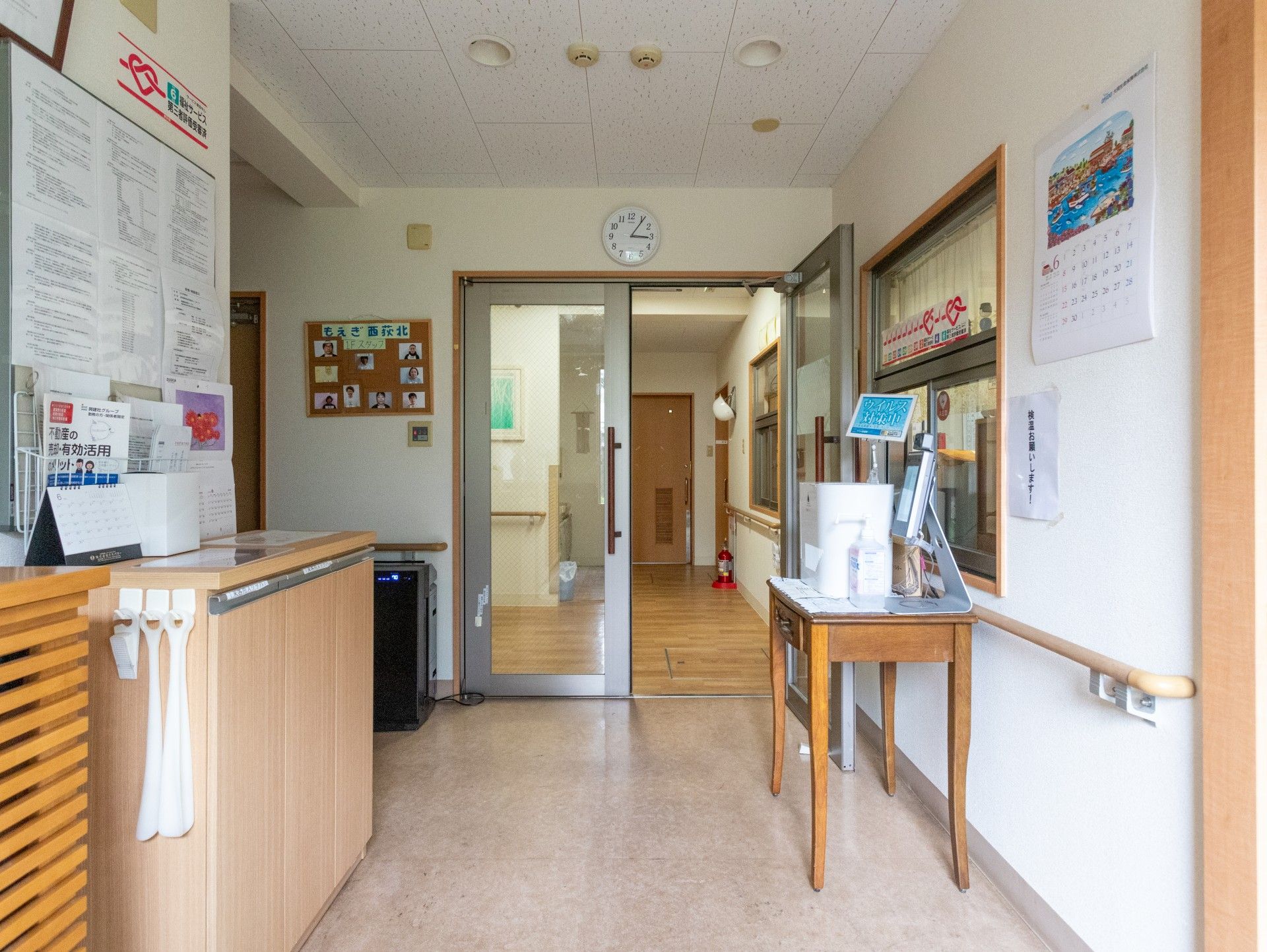 受付と廊下の様子