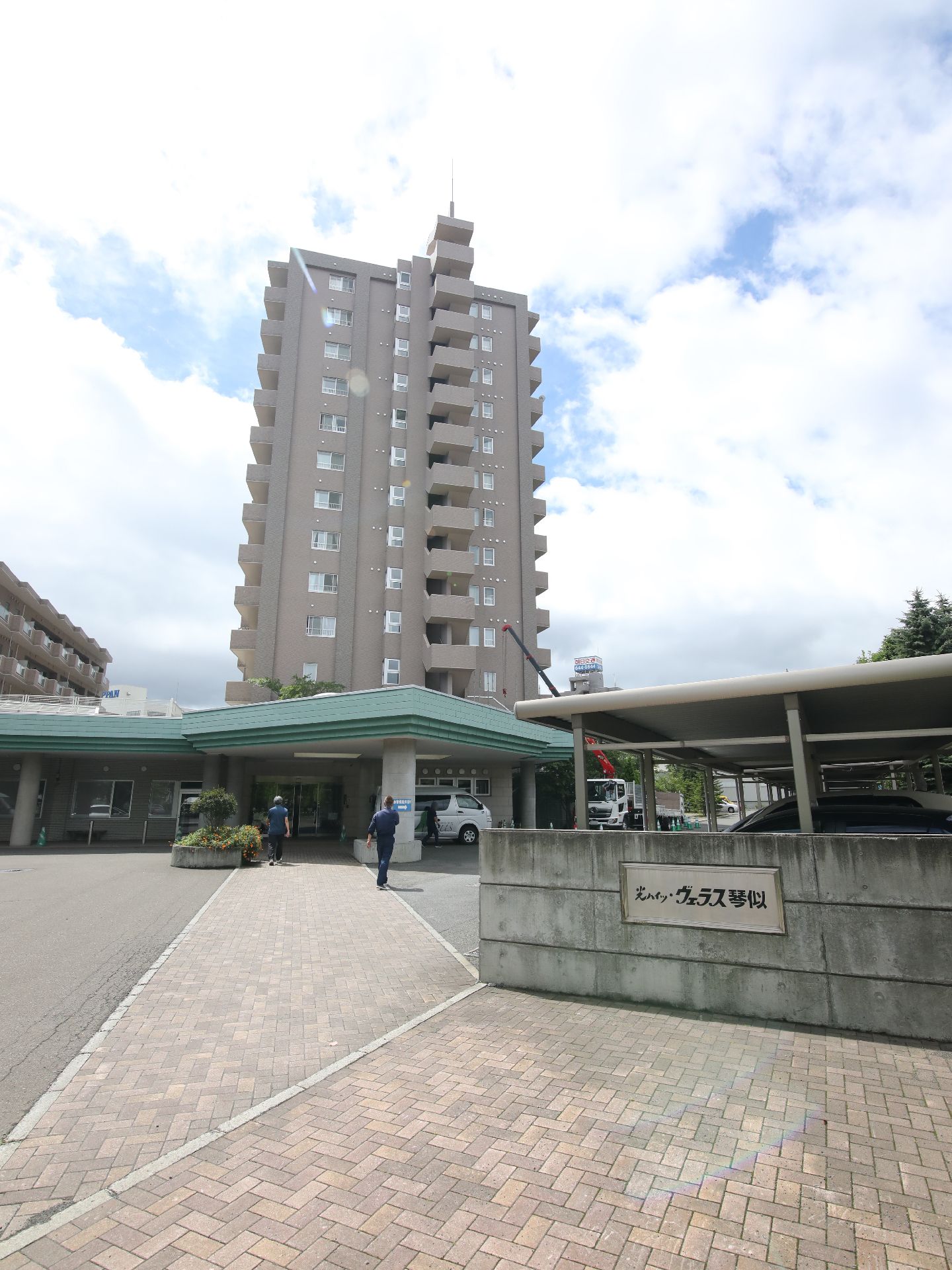 玄関まで段差のない施設の入り口