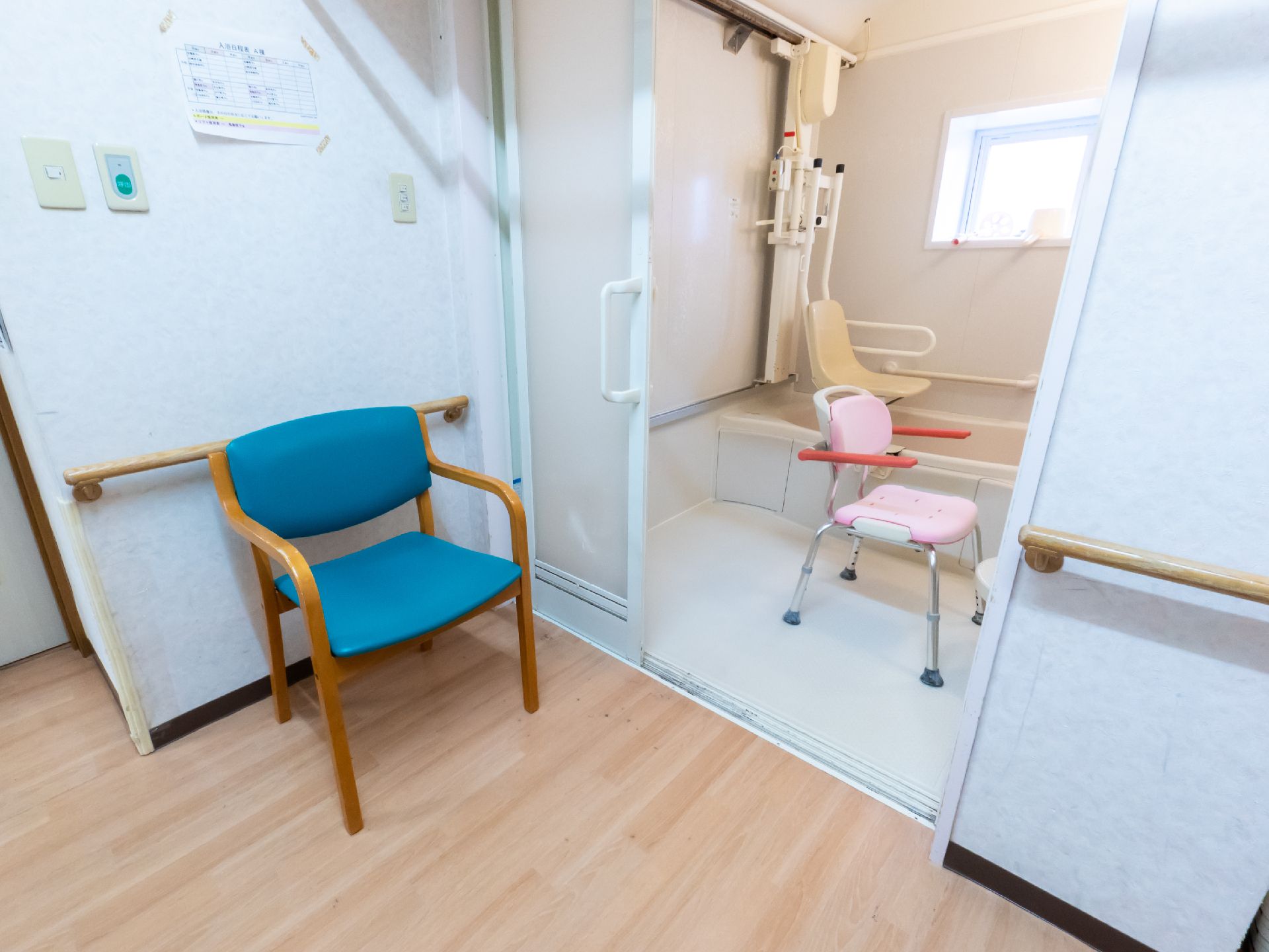 椅子を設置した脱衣所
