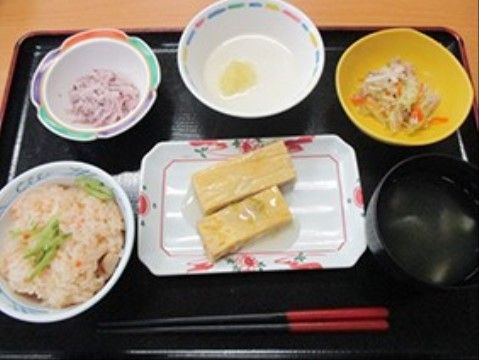 「エスペランサ相模原」のお食事。美味しく召し上がれる料理となっている。