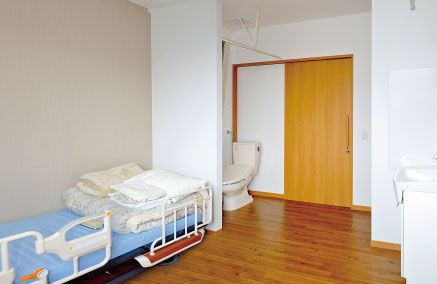 清潔でシンプルな居室
