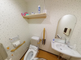 バリアフリー設計のトイレ空間