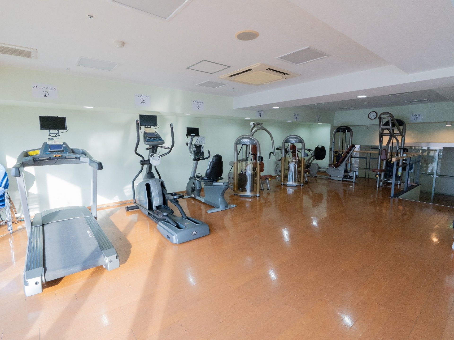 運動機器が並ぶスペース