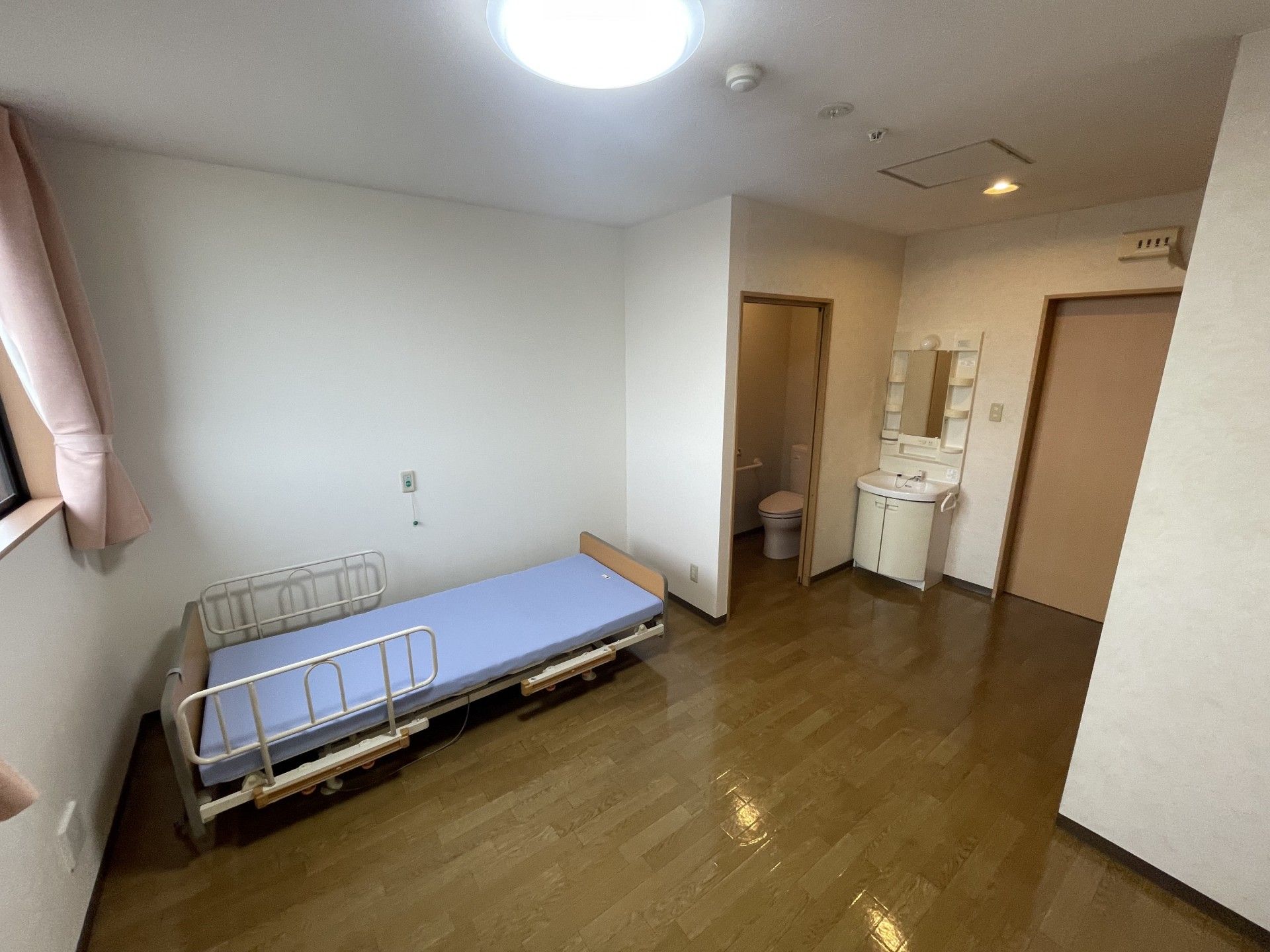 シンプルな個室