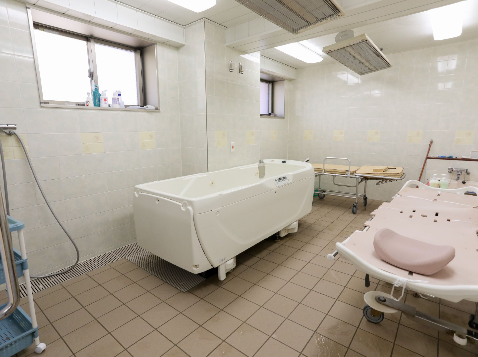 重度の要介護度の方でも、体に負担をかけずに入浴ができる機械浴