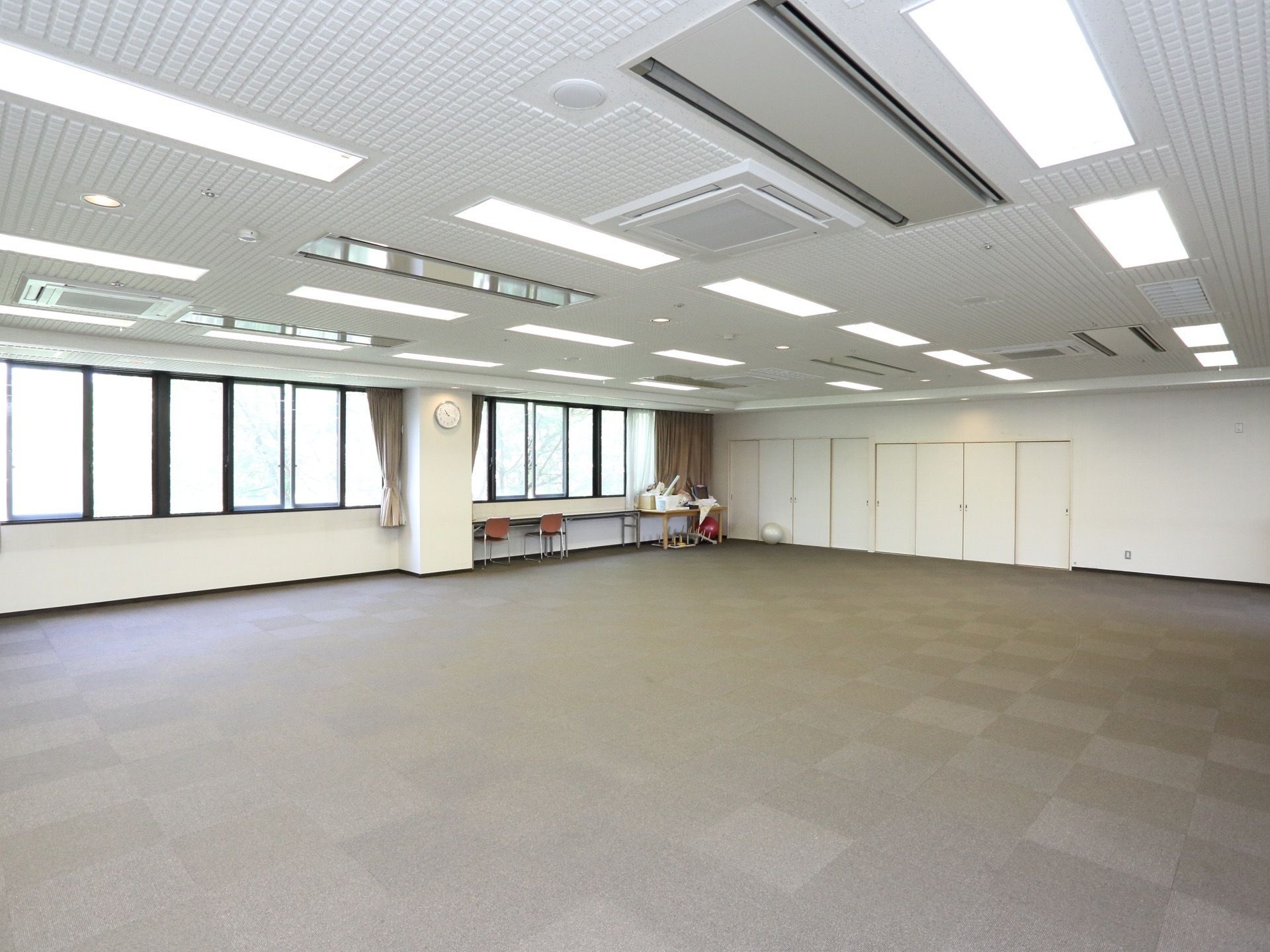 レクリエーションやイベントに使われる広いホール。