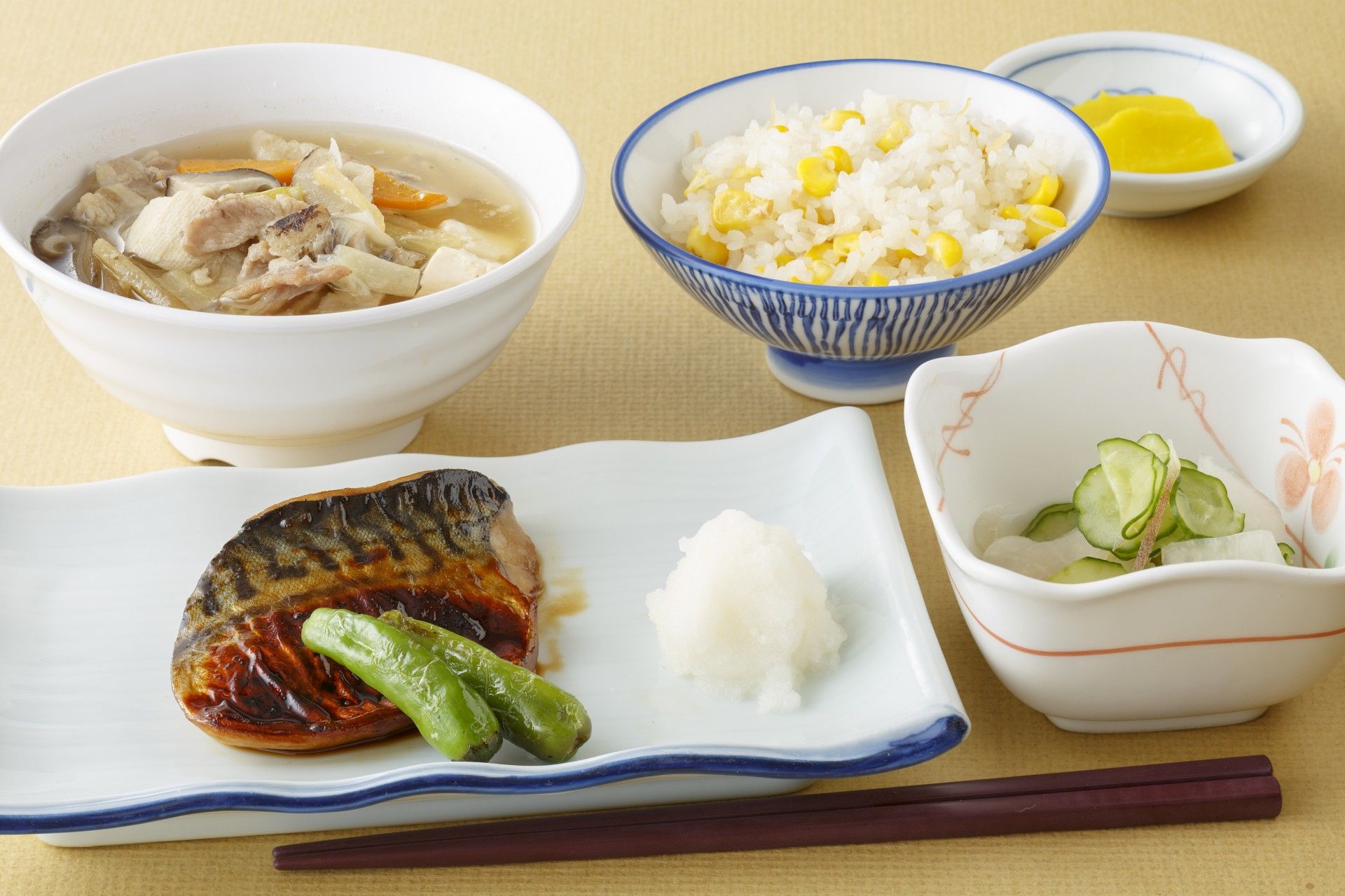 和食の食事セット