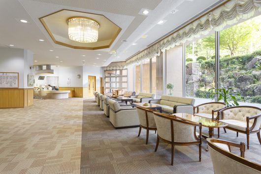 弐番館エントランスロビー