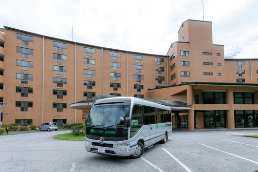 シャトルバス
