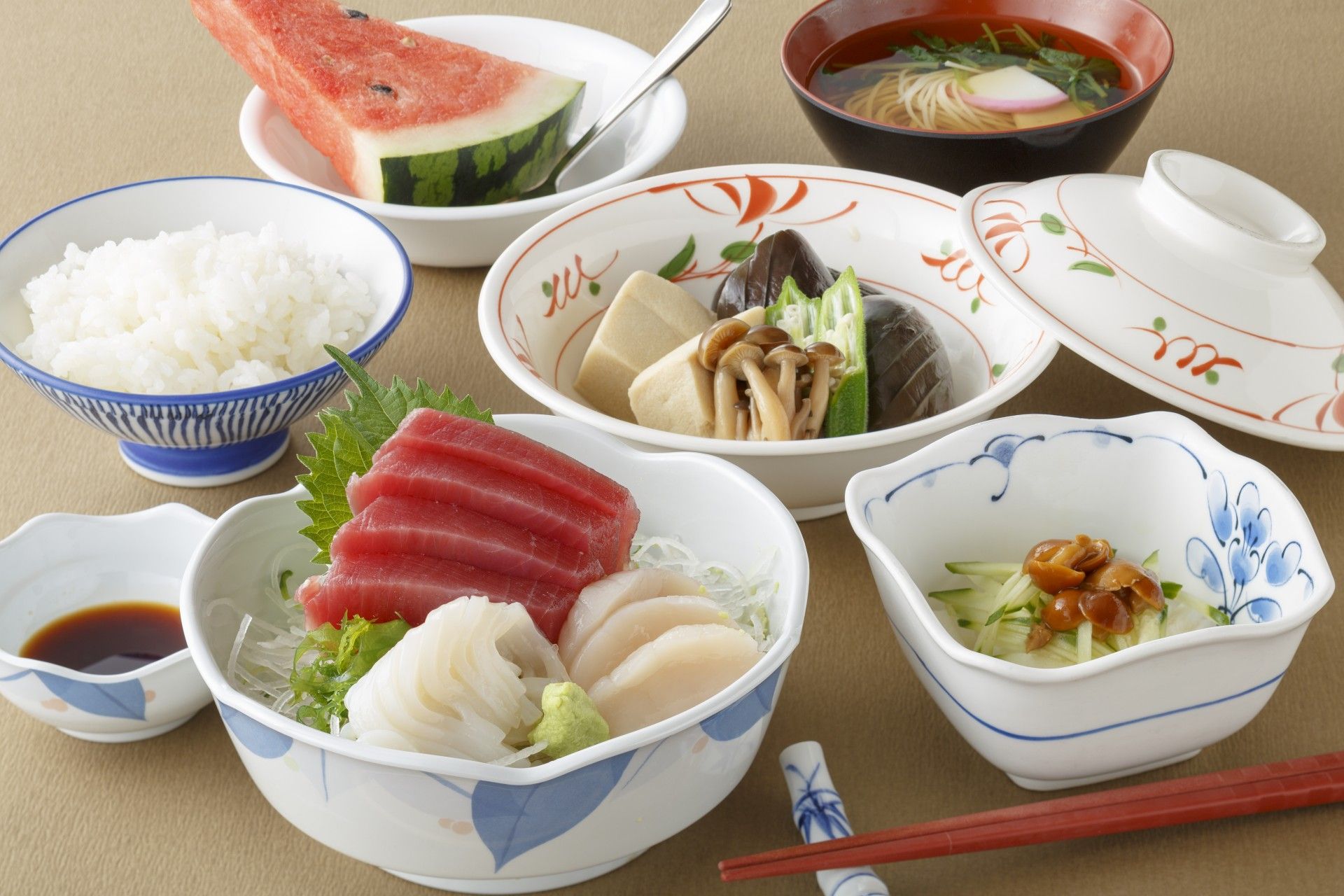 和食の食事セット