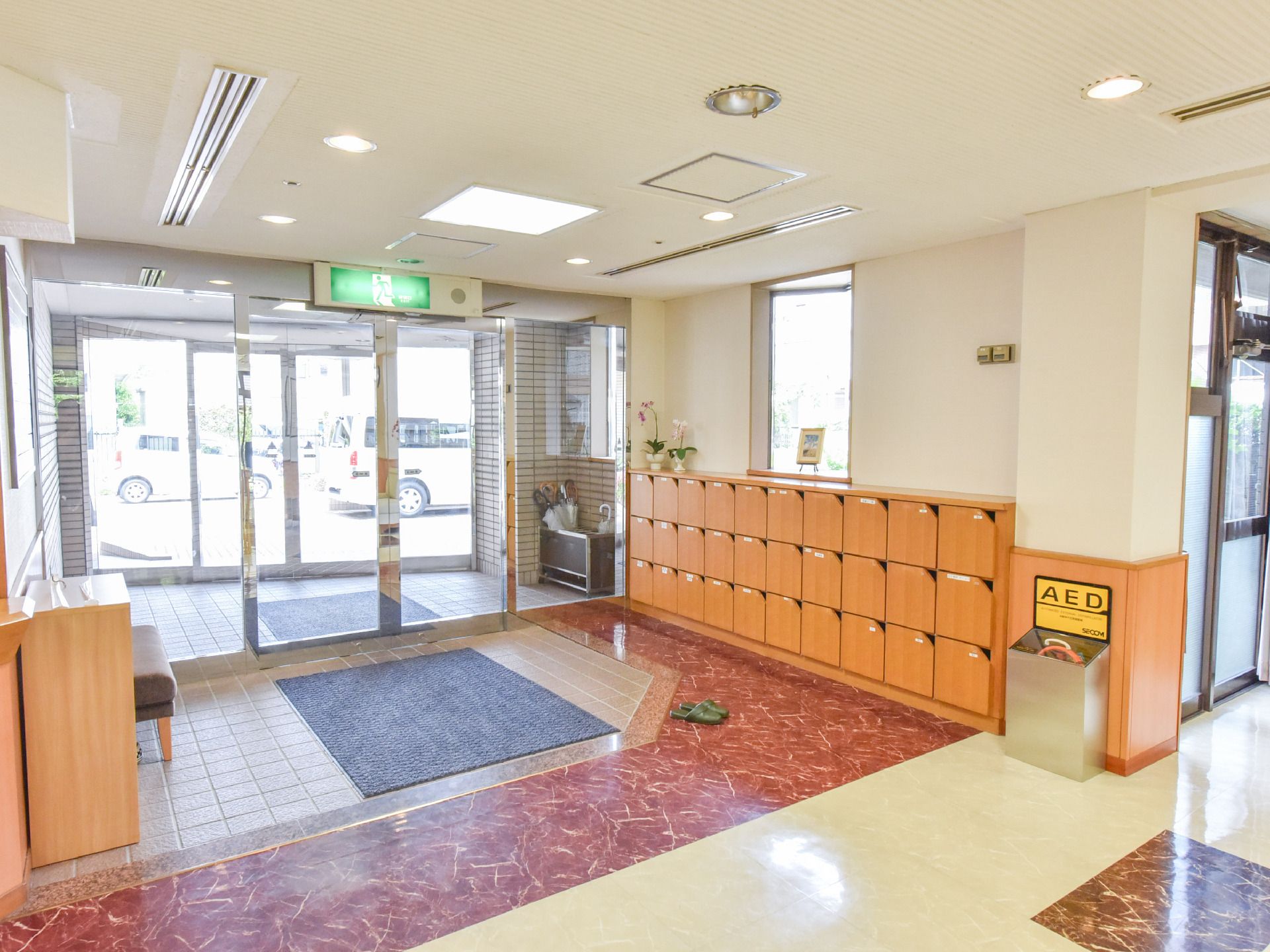 幅の広い玄関