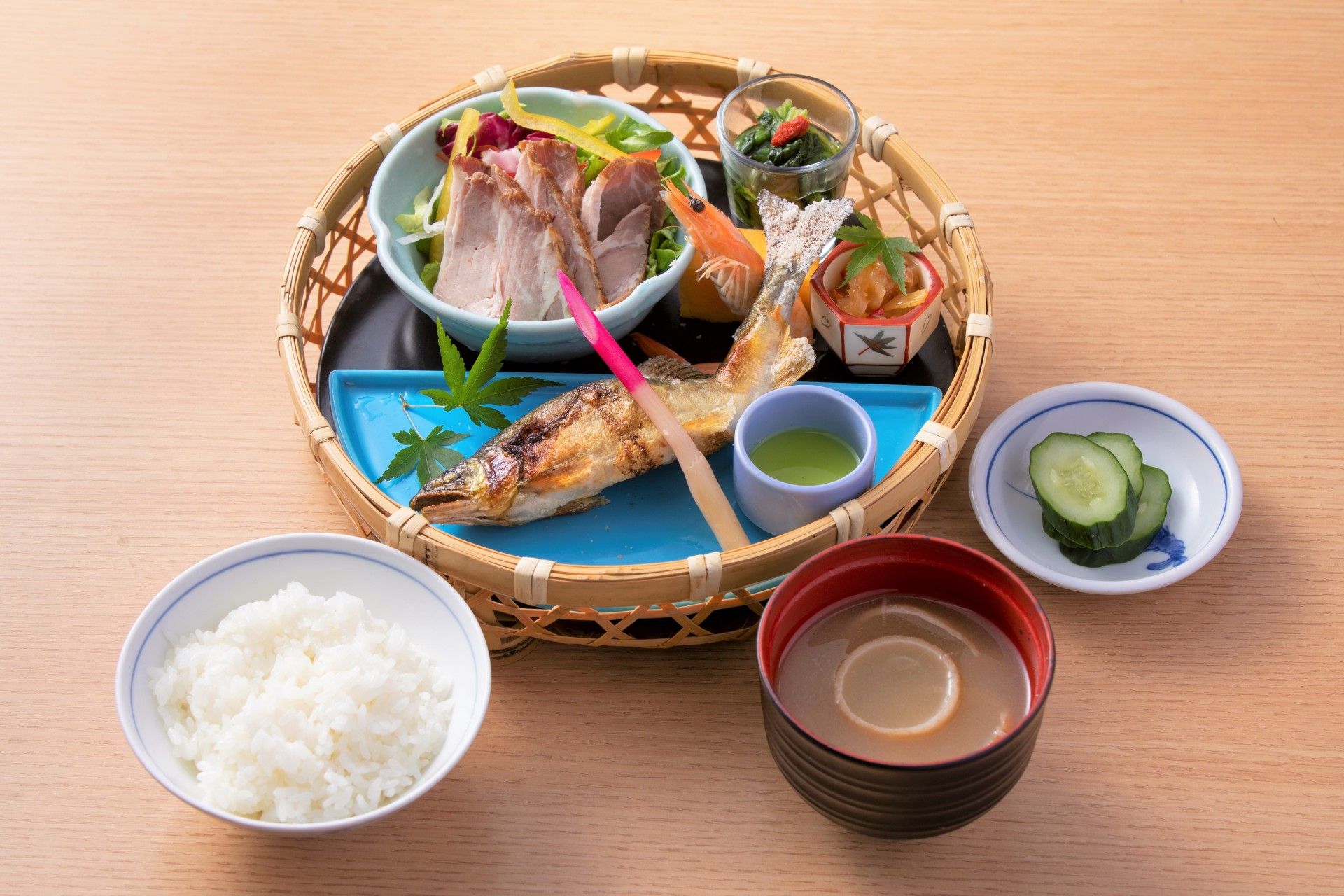 和食の美味しそうな食事セット