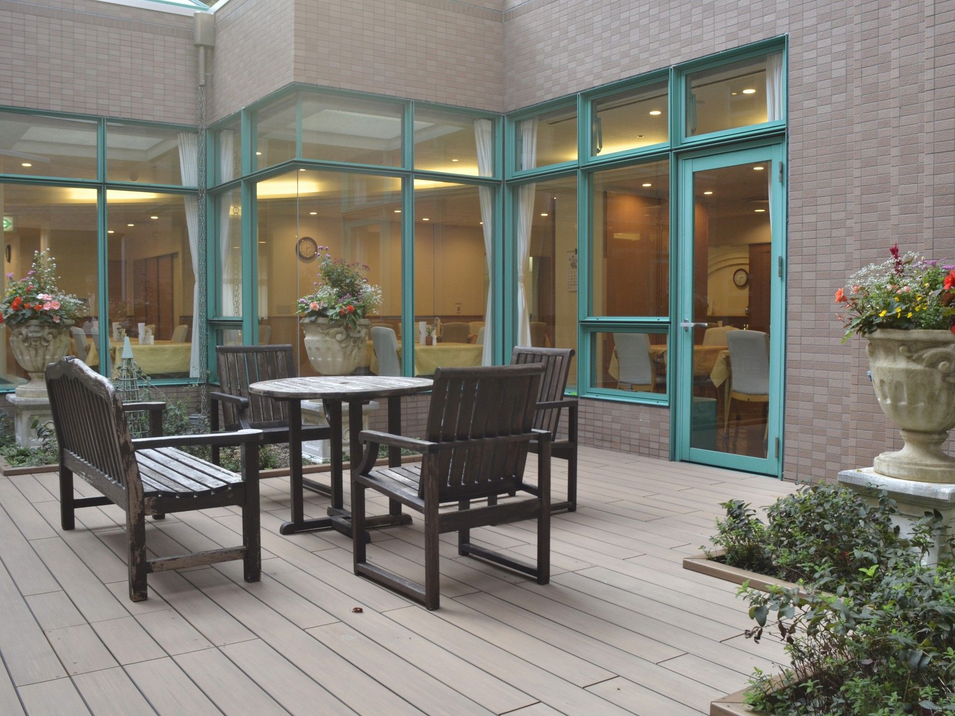 開放的なテラス