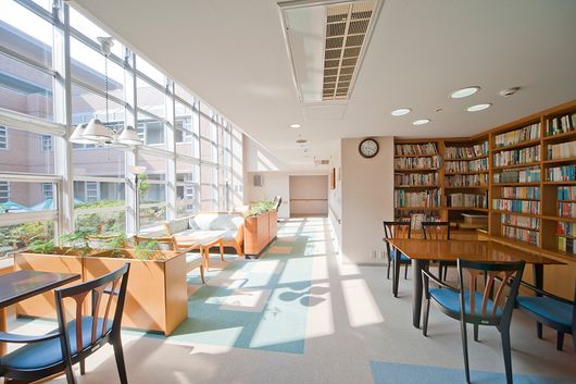 図書コーナー・ラウンジ