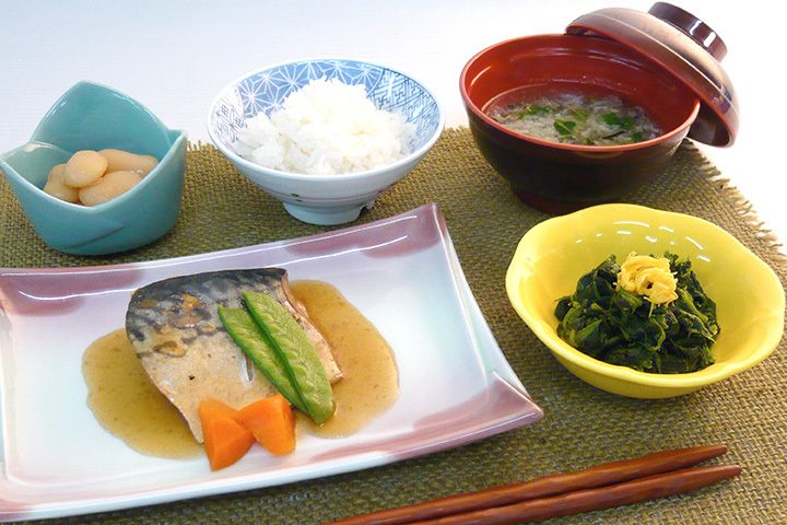 煮魚とほうれん草のおひたしのセット