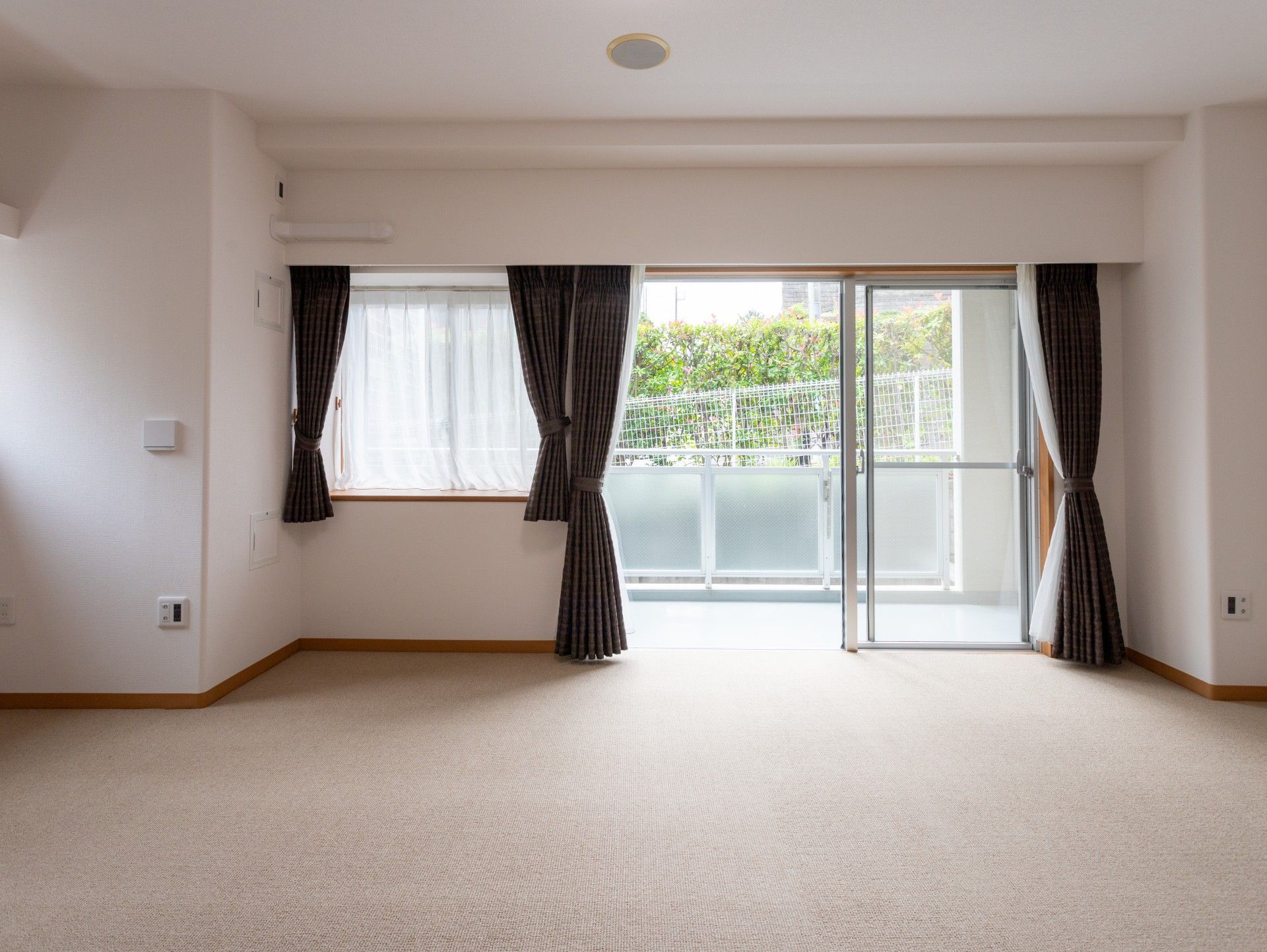 日差しが差し込む居室