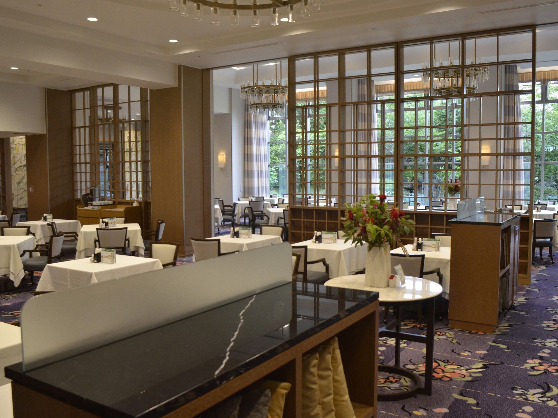 開放的な食事スペース