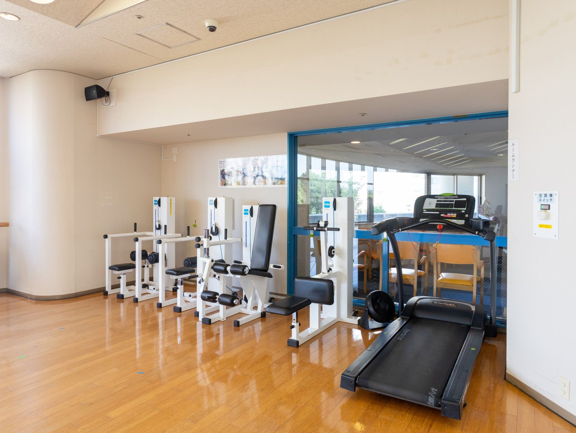 運動機器が並ぶスペース