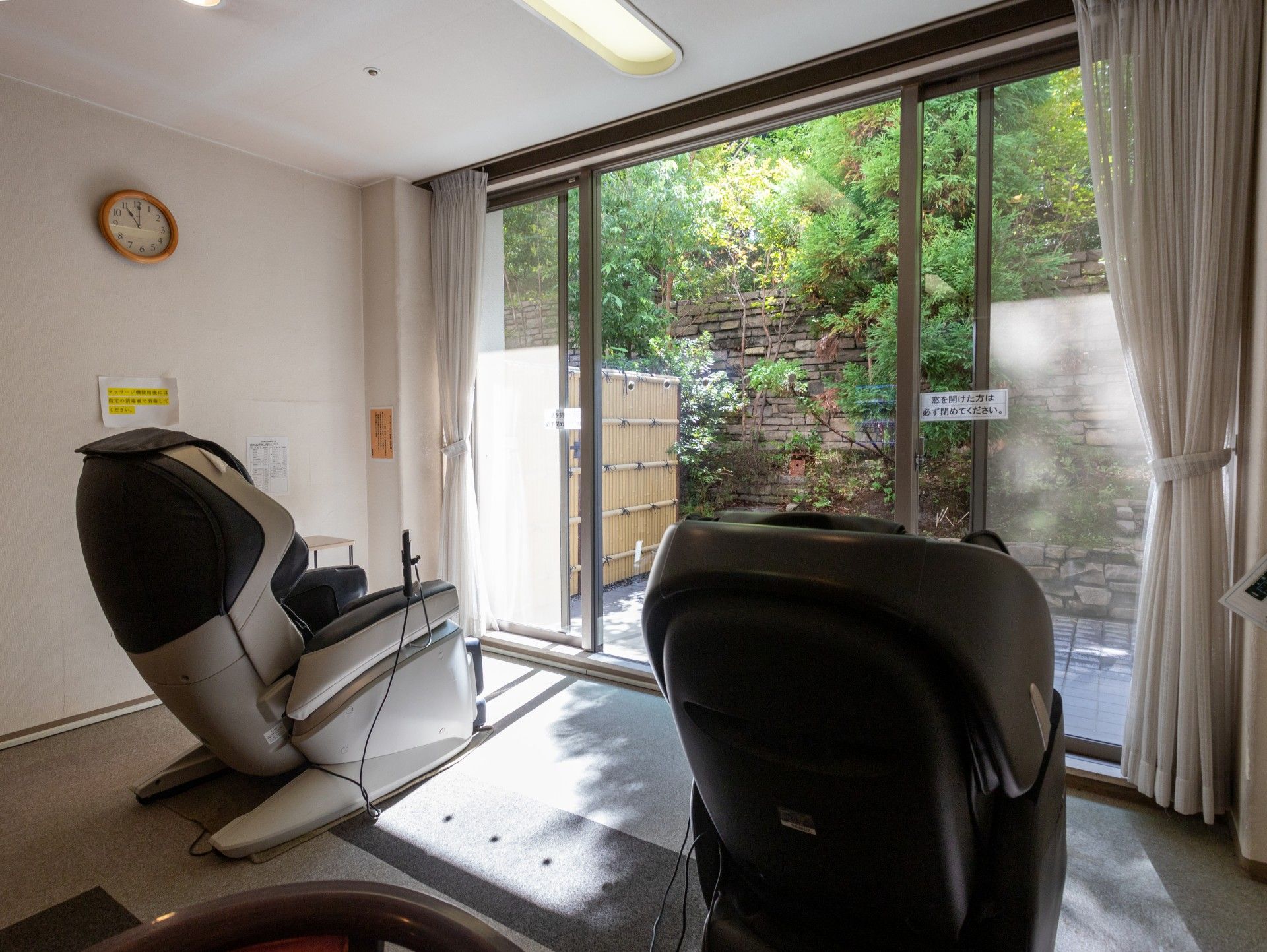リラックスチェアのある部屋