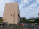 施設の中庭が見られる空間