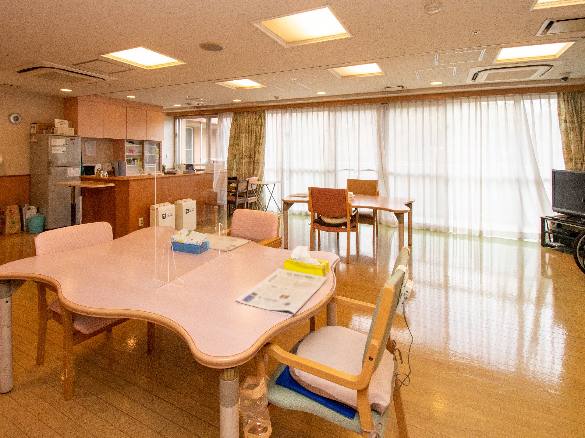家具配置にゆとりをもたせた食堂