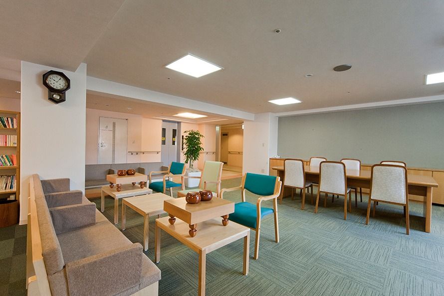 落ち着いた雰囲気の共有スペース