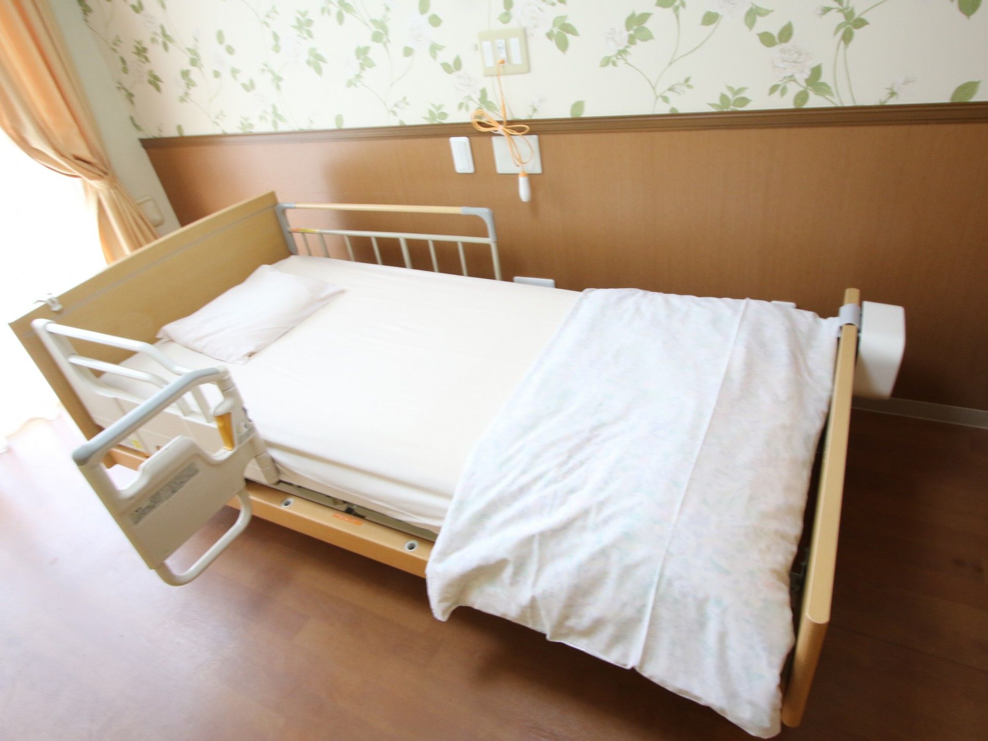 介護ベッドのある居室