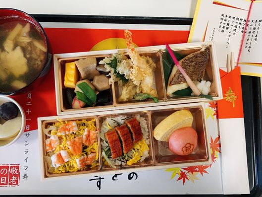 敬老会のイベント食