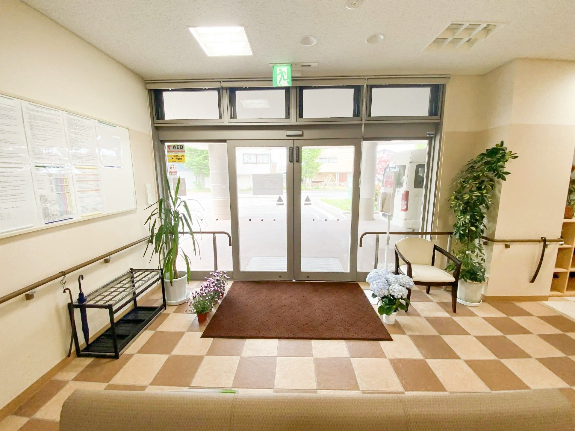 明るいエントランスホール