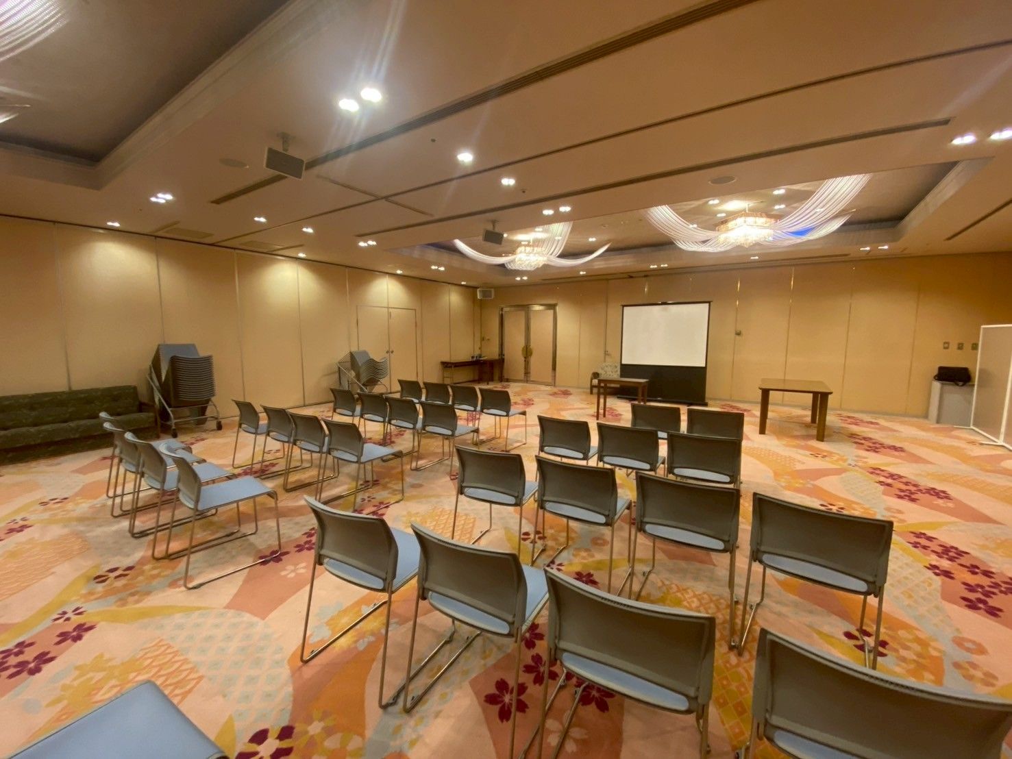 広い多目的ホール