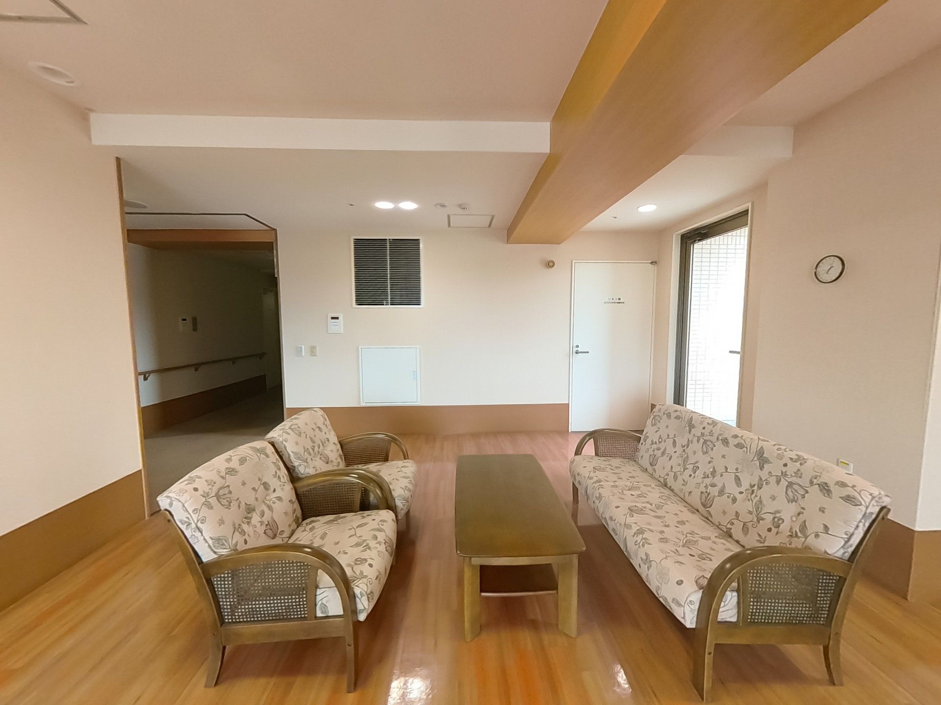 落ち着いた雰囲気の談話スペース