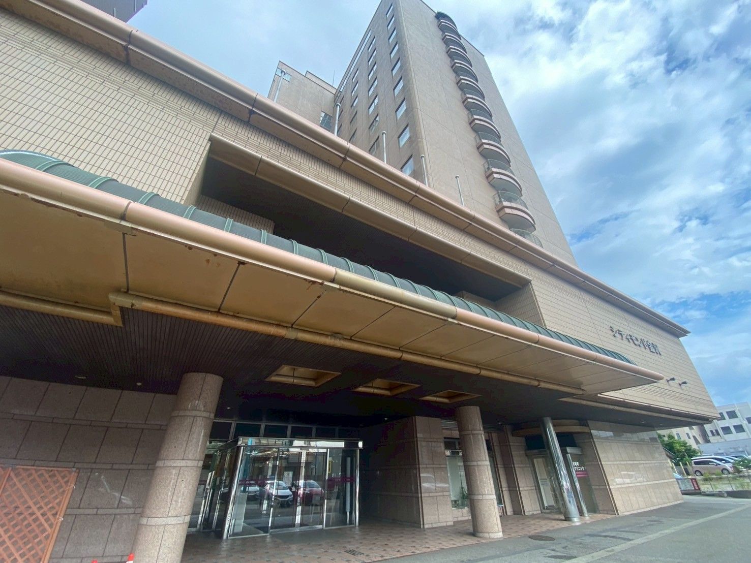 エントランスの外観