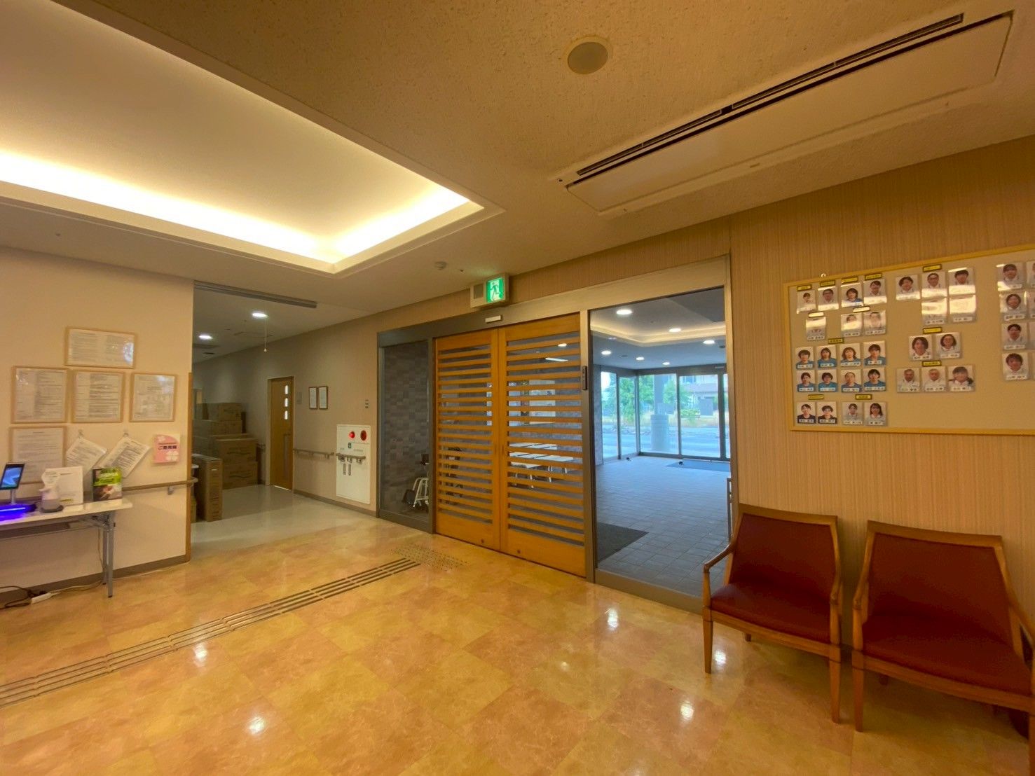 明るいエントランス