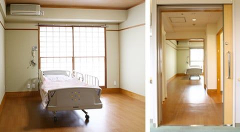 明るい個室と廊下