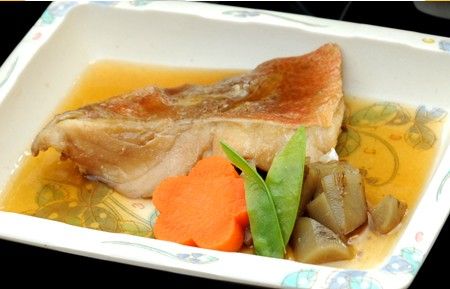 和食の盛り付け料理
