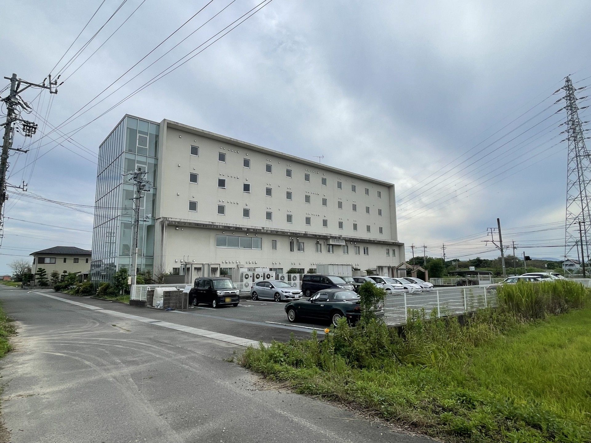 多階層の建物外観