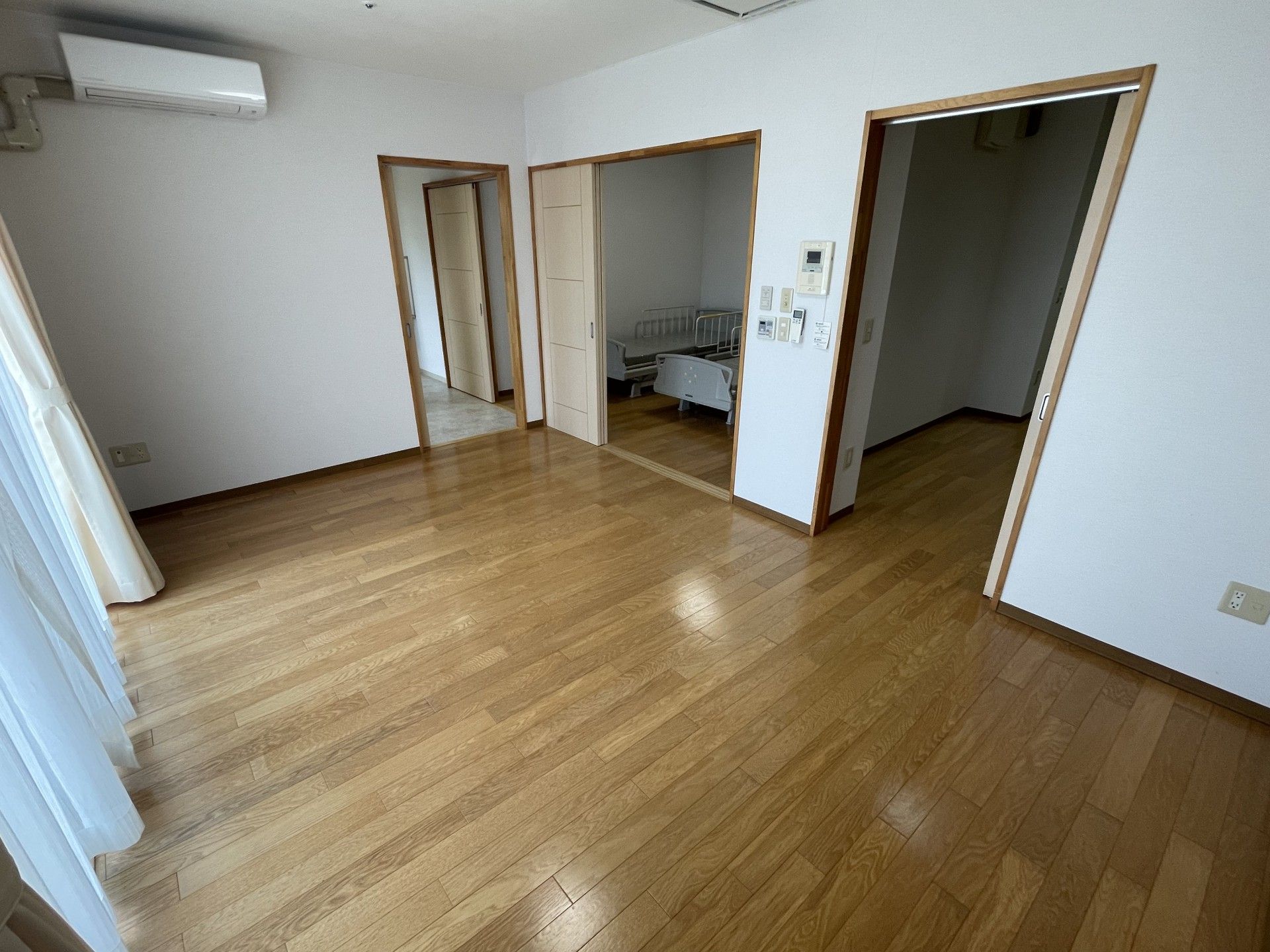 広々とした居室の一角