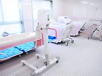 清潔な居室のベッド