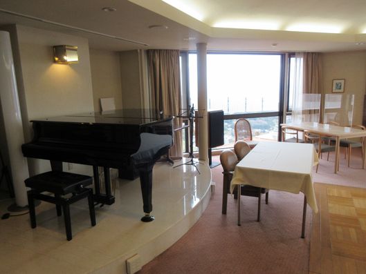 ピアノラウンジ