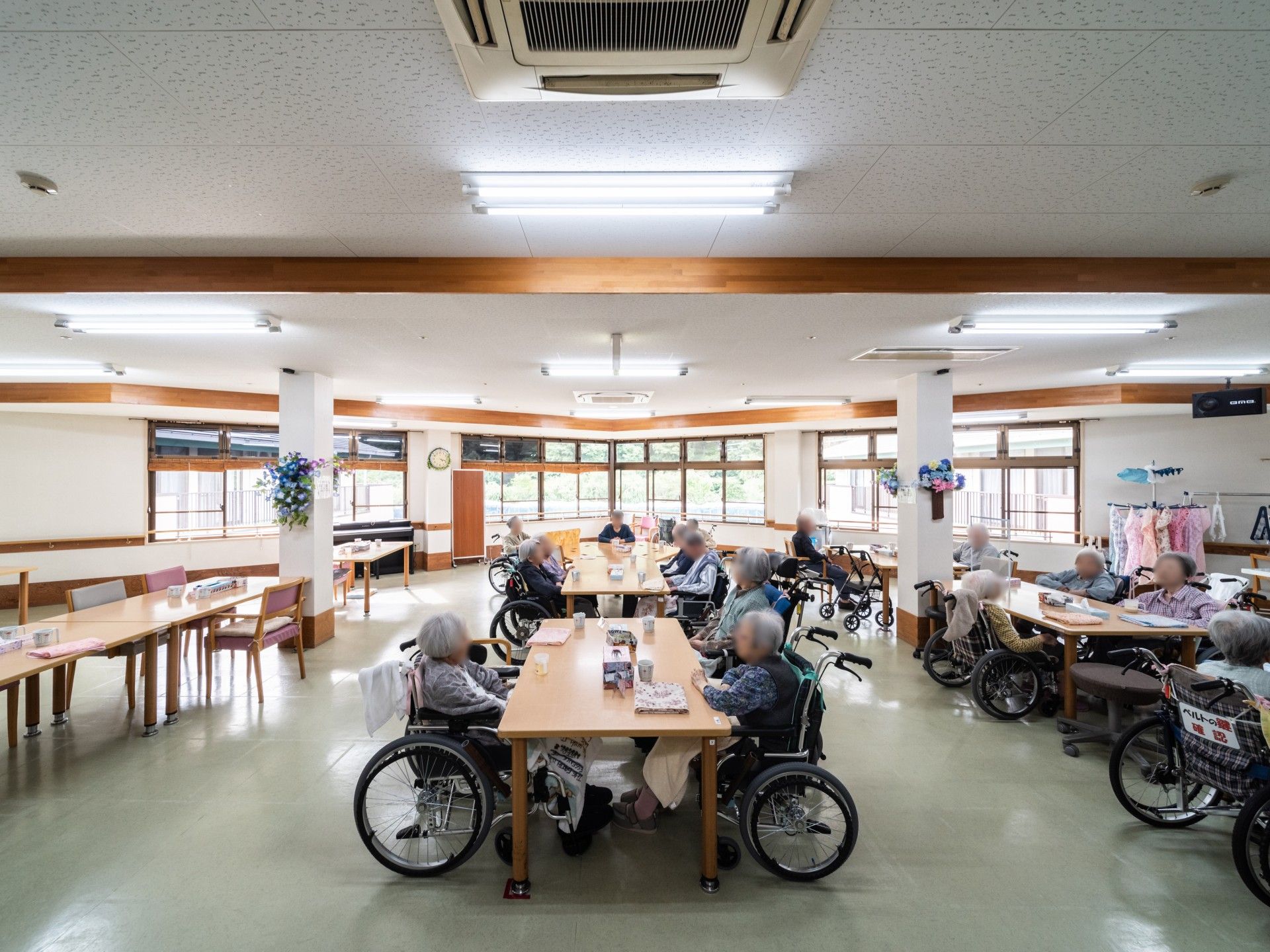 広いつくりのダイニングルーム