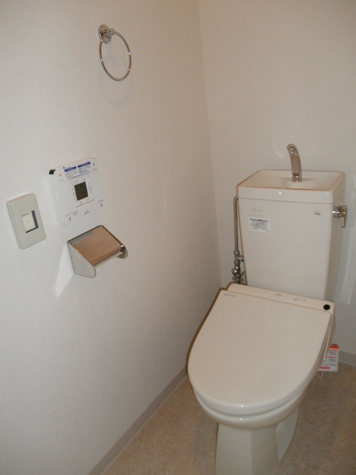 トイレには、ナースコールも設置されている。急に体調が悪くなっても、すぐにスタッフが駆け付けられる環境となっている。