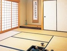 和室内には茶室のスペースがある。施設内にある、お茶サークルでの活動の際に利用されているスペースである。