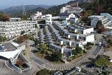 広々とした施設全景