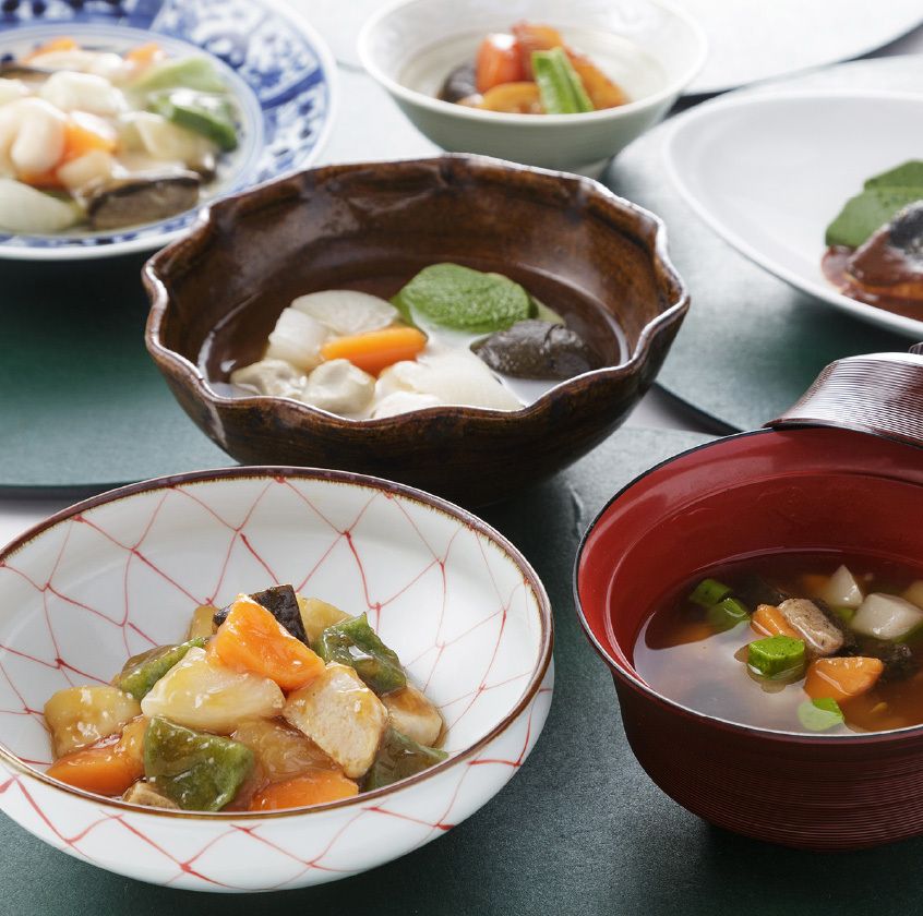 酢豚やけんちん汁などのメニュー