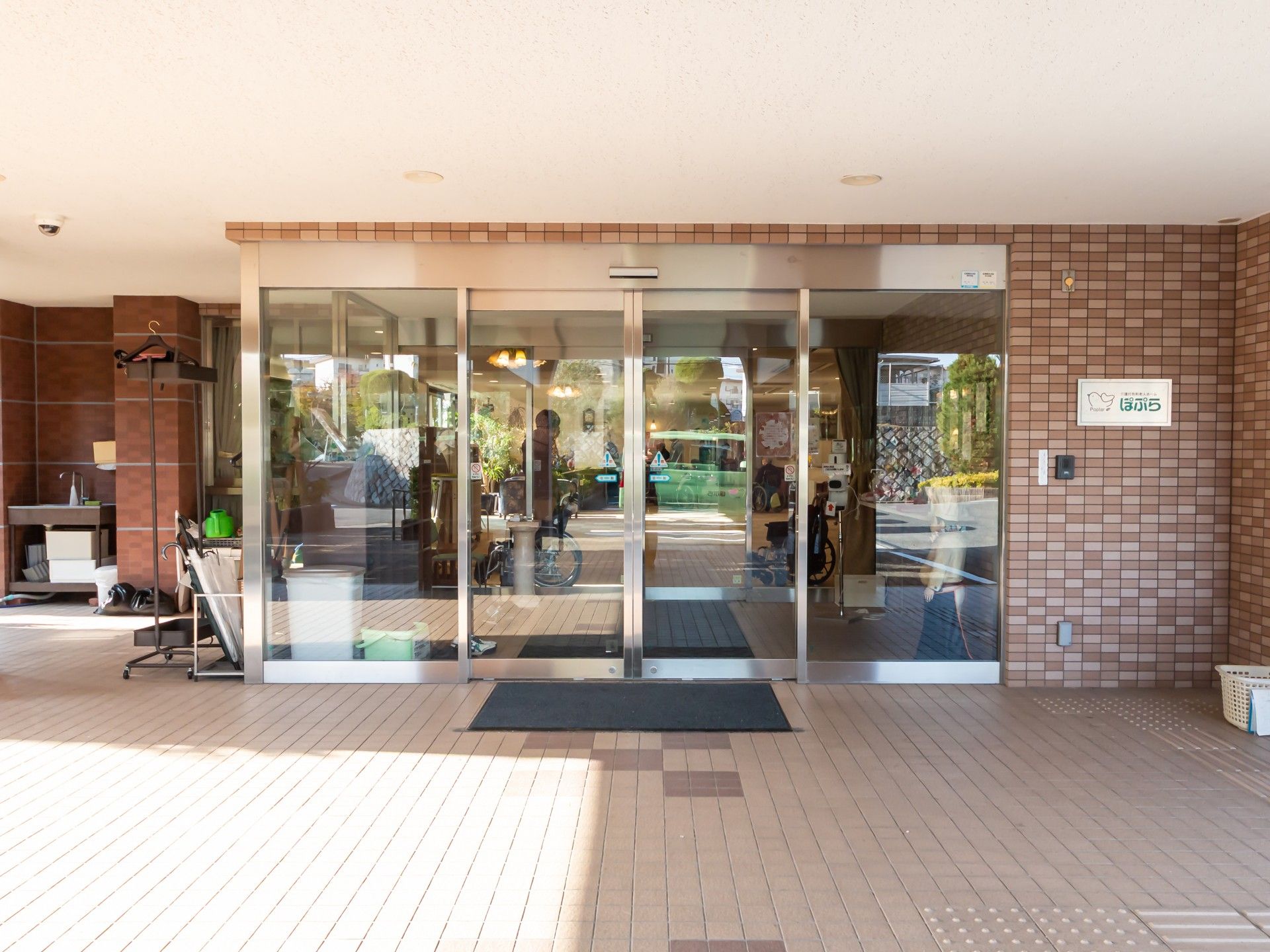 自動ドアの入口