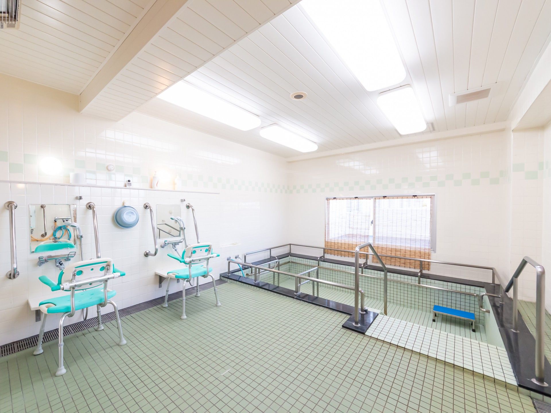 広々とした浴室