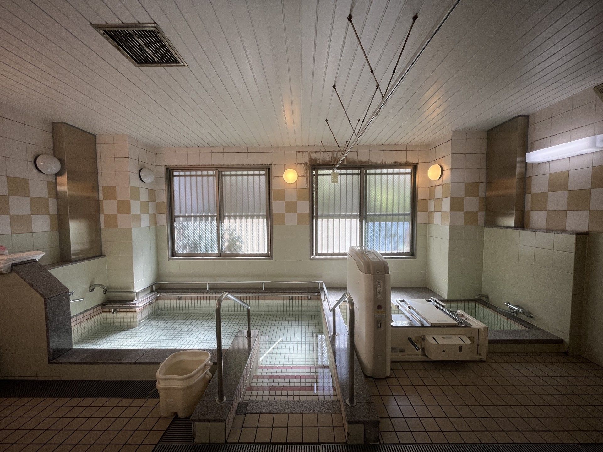 広々とした浴室