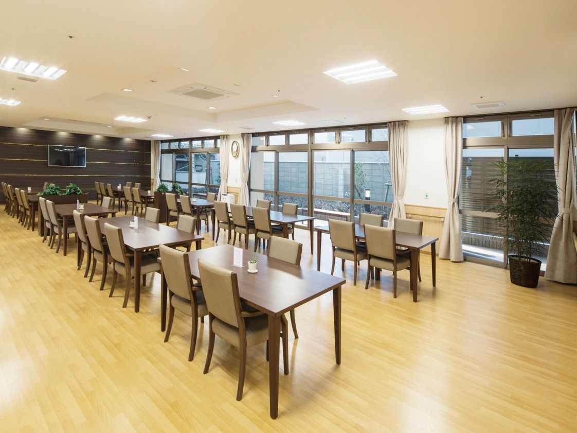 開放的で広々とした食堂は、食事処としての場所だけでなくイベントなどのレクリエーションにも利用されている。